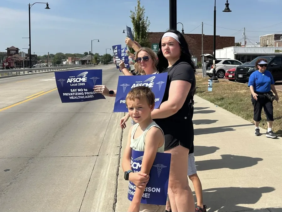 Members of AFSCME Council 61 and their families rallied against privatization in Fort Madison, Iowa. Photo credit: AFSCME Council 61 via Facebook.